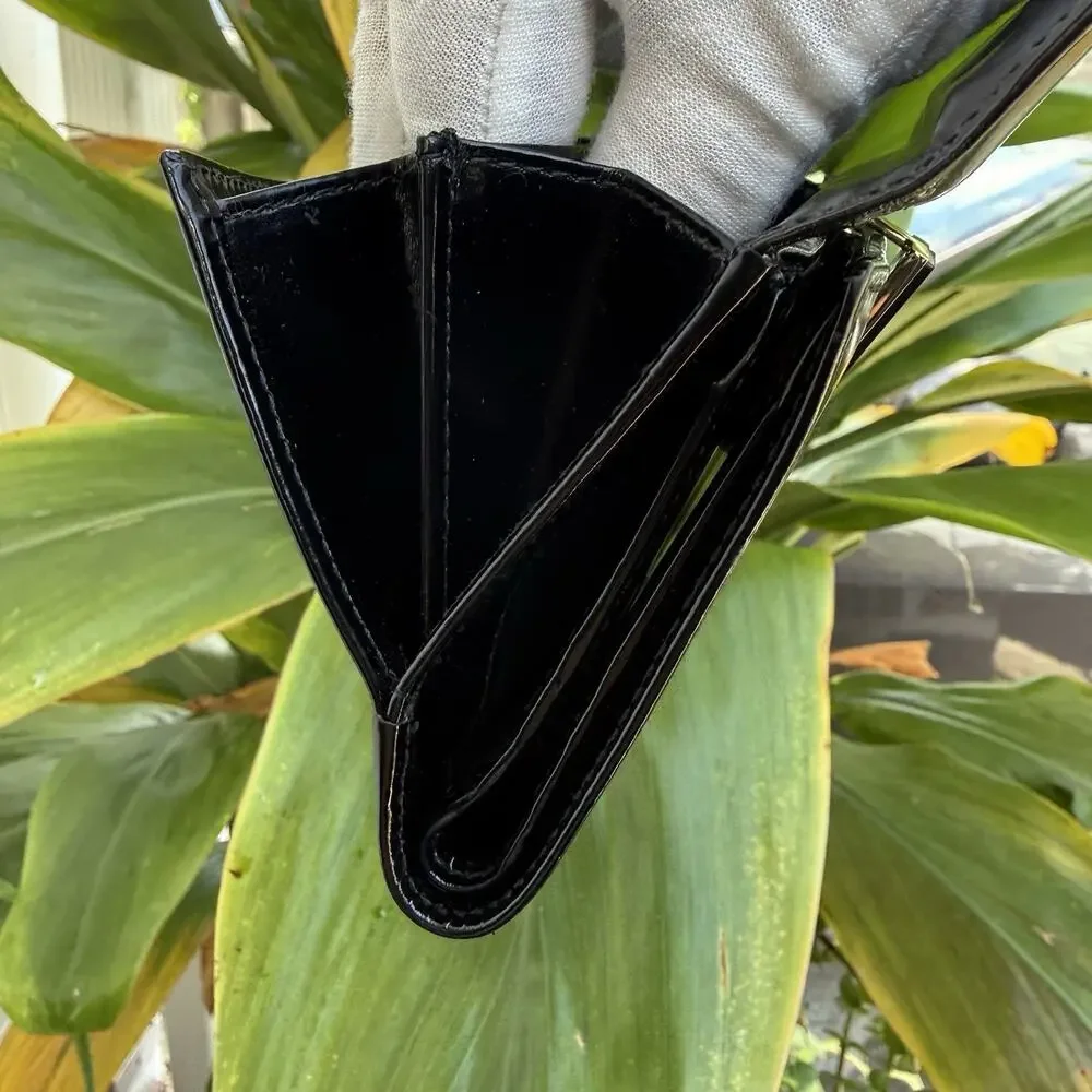 Authentic Vintage Gucci Bifold Wallet Black Patent Leather - Picture 7 of 16